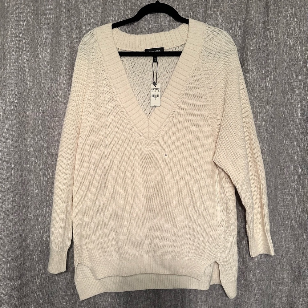 Express. Oversized sweater. Ivory. Medium.